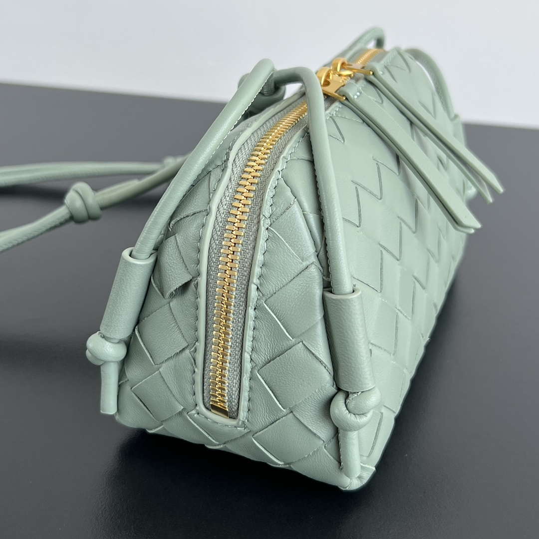 Bottega Veneta BV 794258VCPP18425 Concert Pouch BV92049
