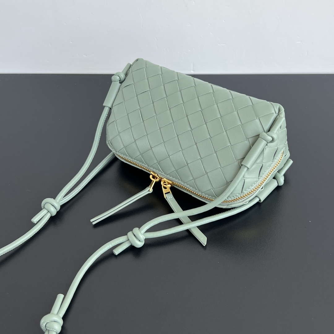 Bottega Veneta BV 794258VCPP18425 Concert Pouch BV92049