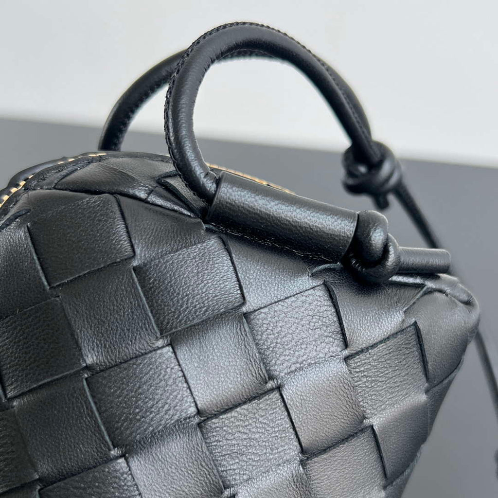 Bottega Veneta BV 794258VCPP18425 Concert Pouch BV92050