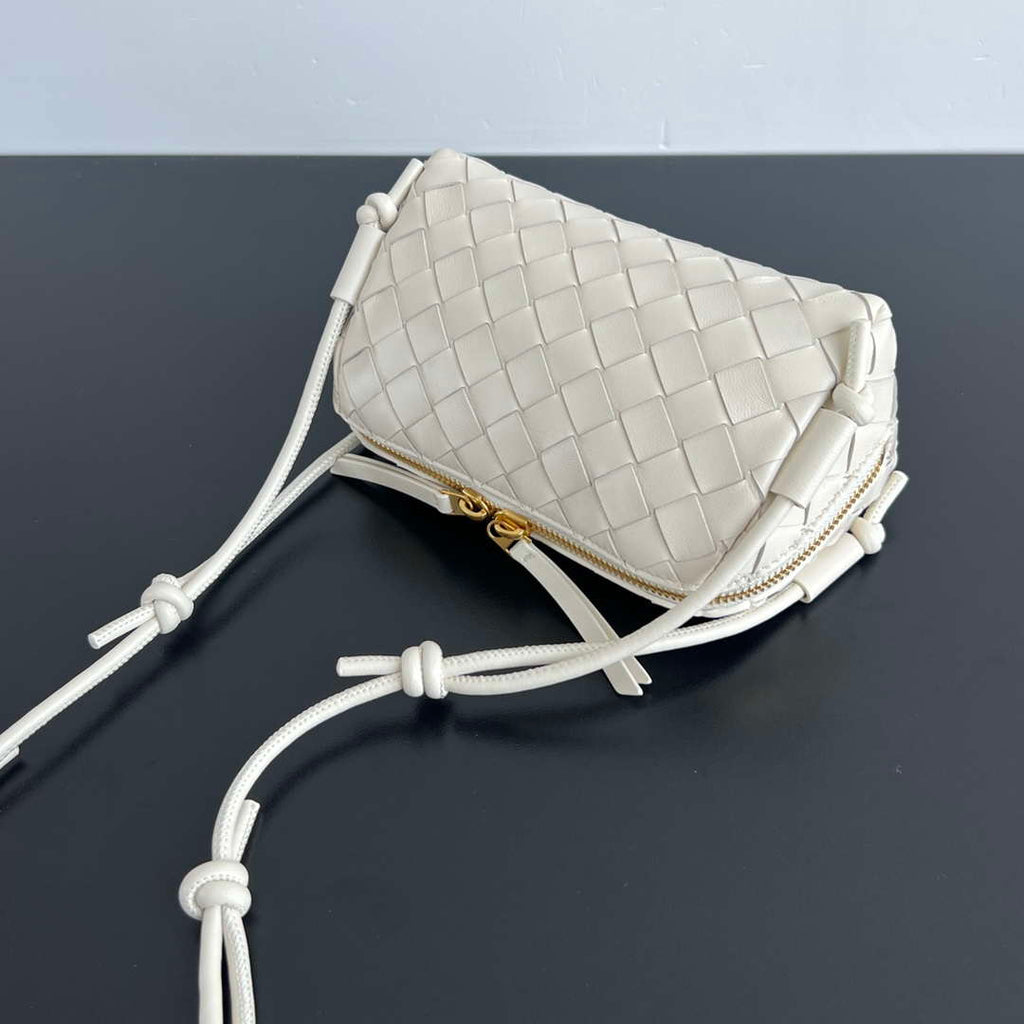Bottega Veneta BV 794258VCPP18425 Concert Pouch BV92051