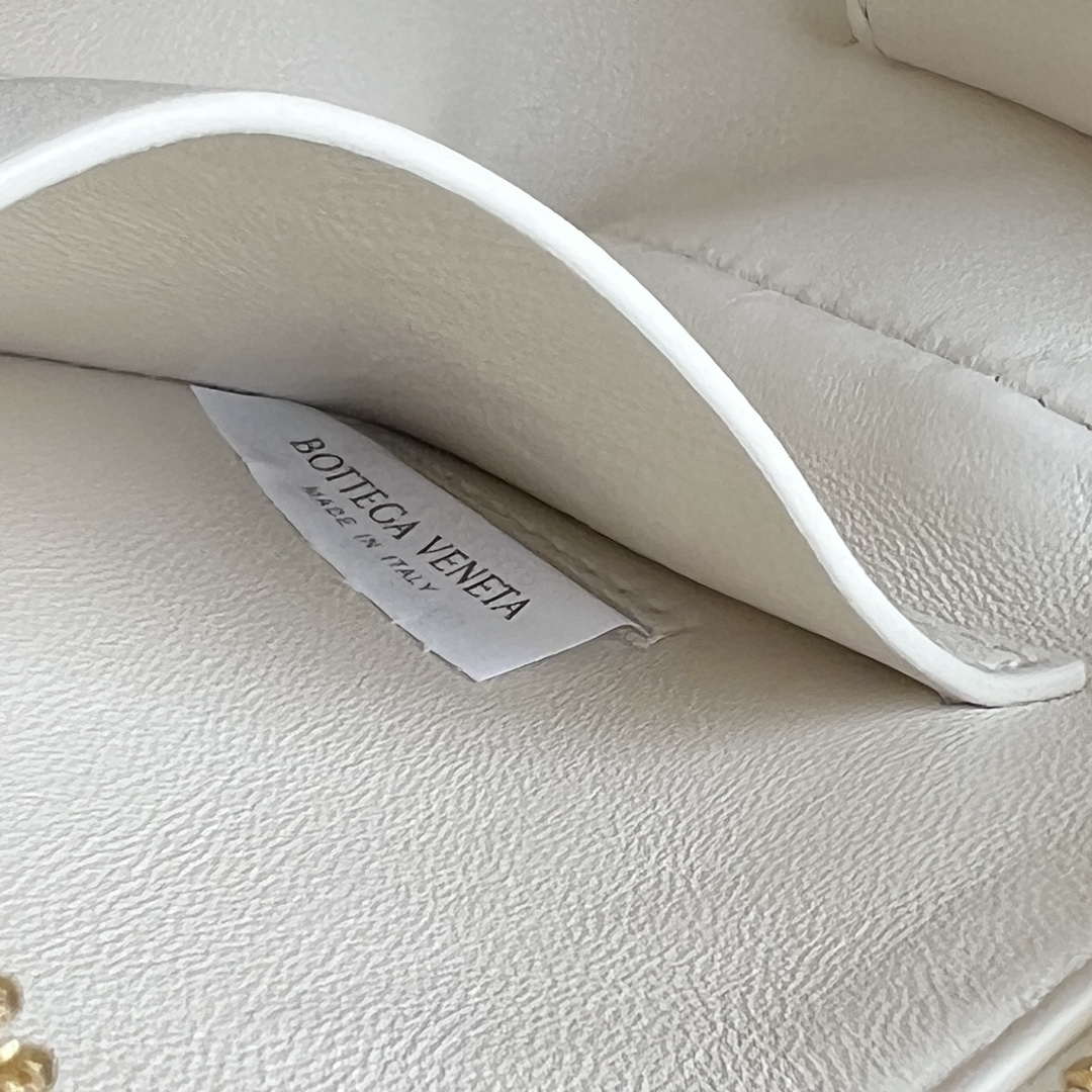 Bottega Veneta BV 794258VCPP18425 Concert Pouch BV92051