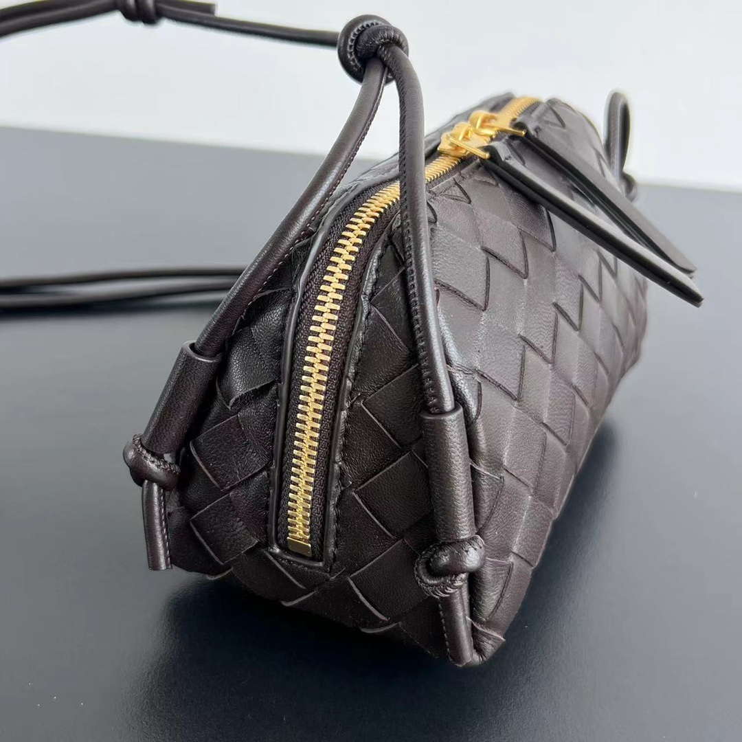 Bottega Veneta BV 794258VCPP18425 Concert Pouch BV92052