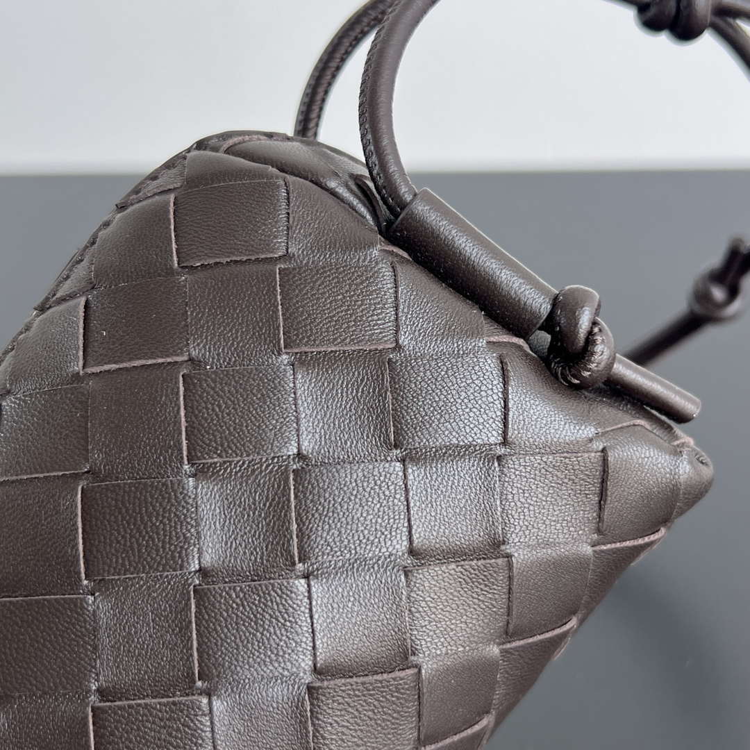 Bottega Veneta BV 794258VCPP18425 Concert Pouch BV92052