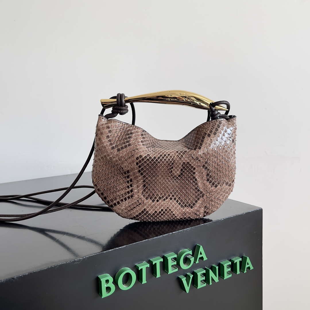 Bottega Veneta BV 794920 Baby Sardine Cross-body bag Python fondant leather