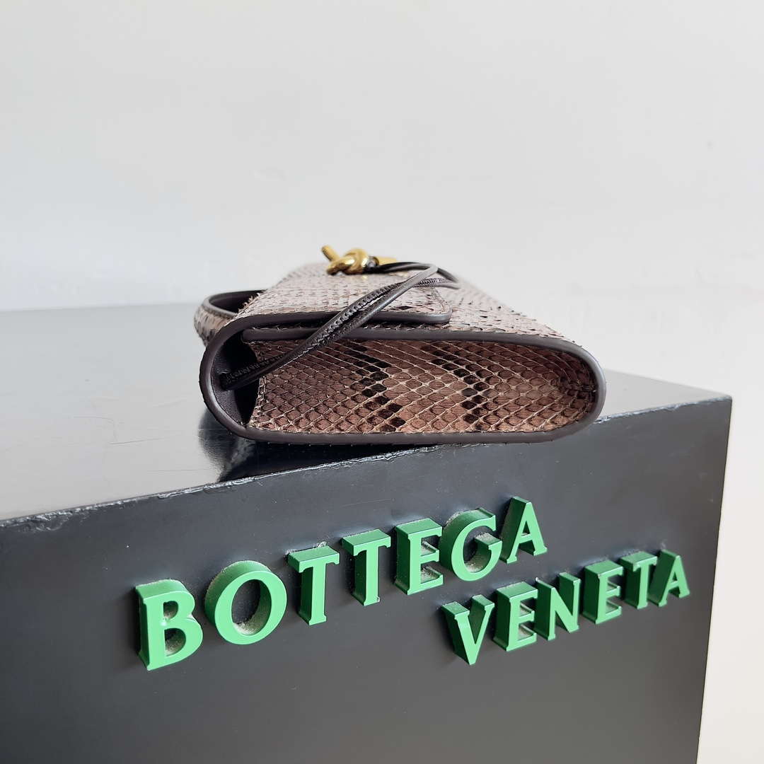 Bottega Veneta BV 794945 Long Clutch Andiamo With Python leather BV9090