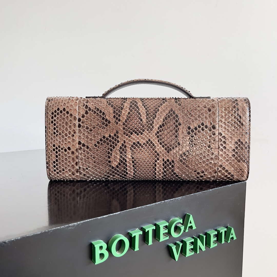 Bottega Veneta BV 794945 Long Clutch Andiamo With Python leather BV9090
