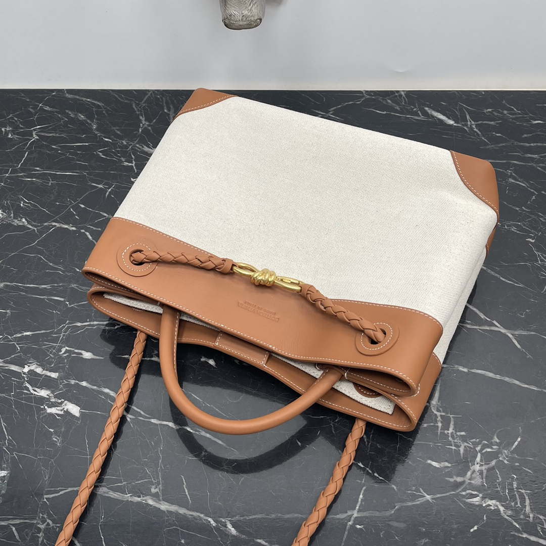 Bottega Veneta BV 795306 Medium Andiamo Natural Tan