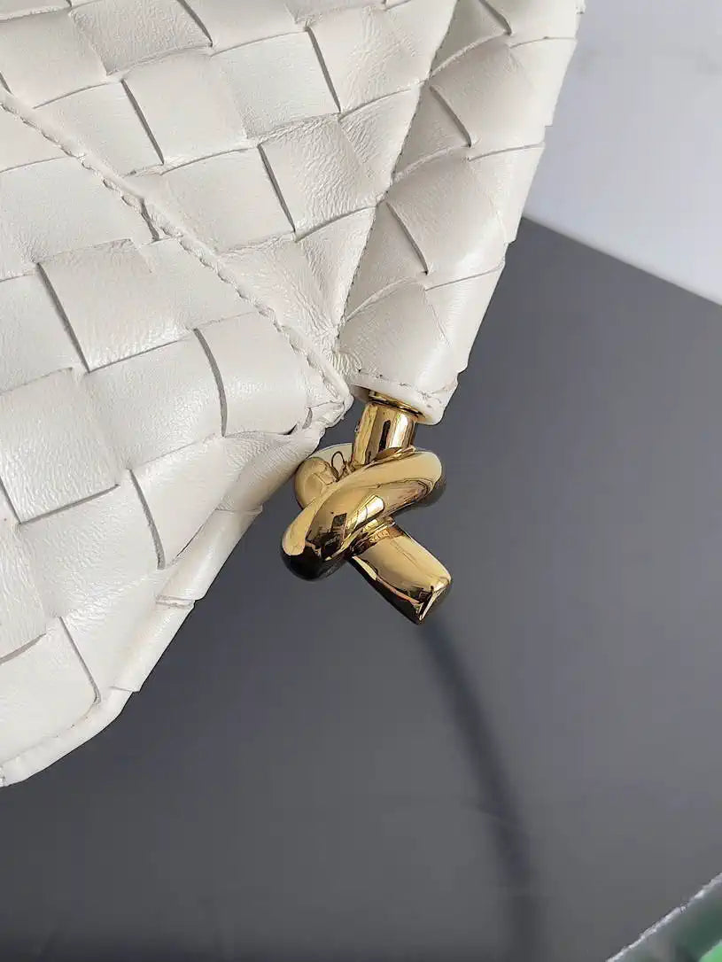 Bottega Veneta BV 796378VCPP19195 Baby Solstice White