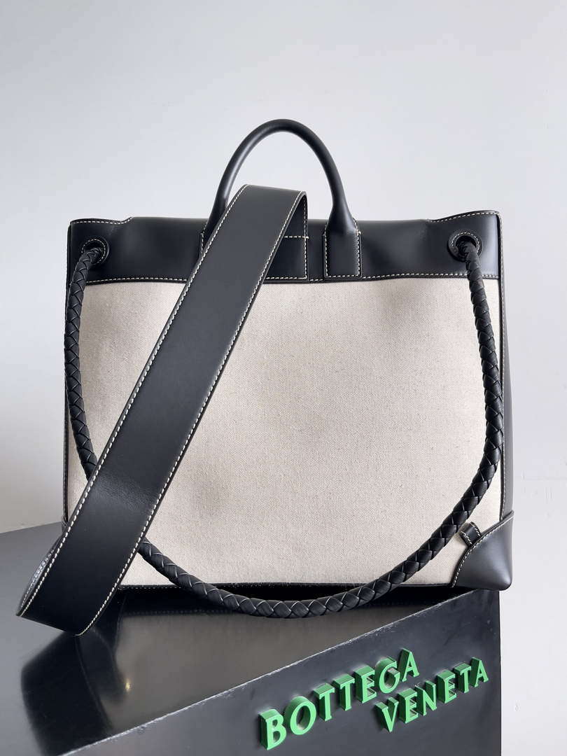 Bottega Veneta BV 796417 Large Andiamo Backpack Black& Beige Gold