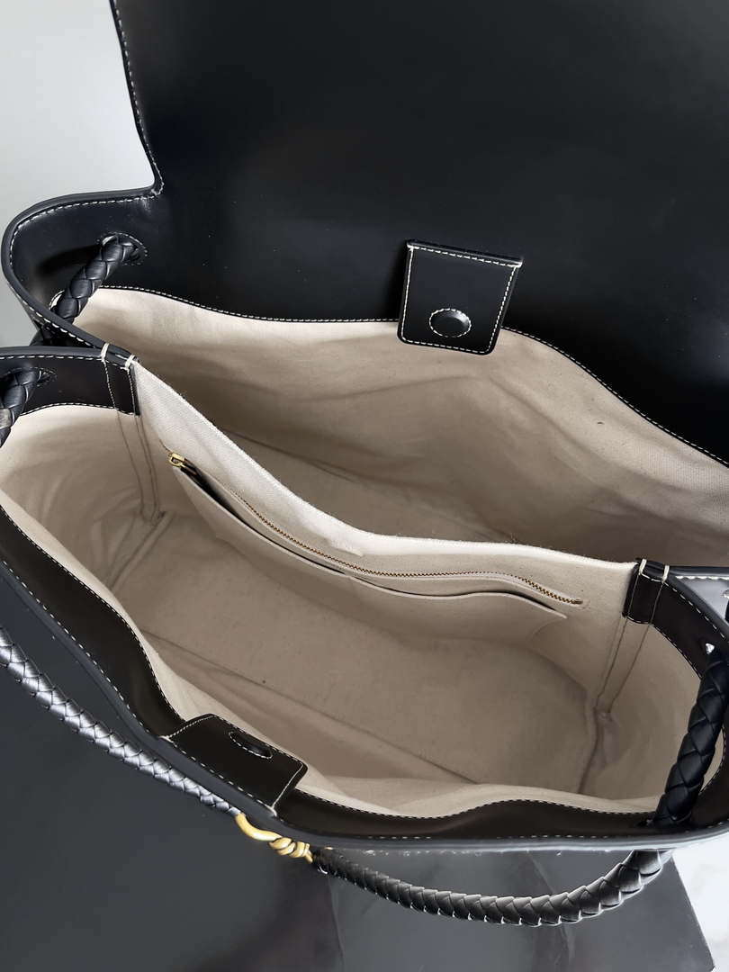 Bottega Veneta BV 796417 Large Andiamo Backpack Black& Beige Gold