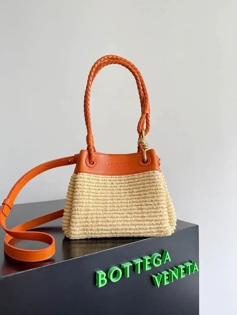 Bottega Veneta BV 796569 Small Andiamo Parachute 827475 Raffia Nature orange