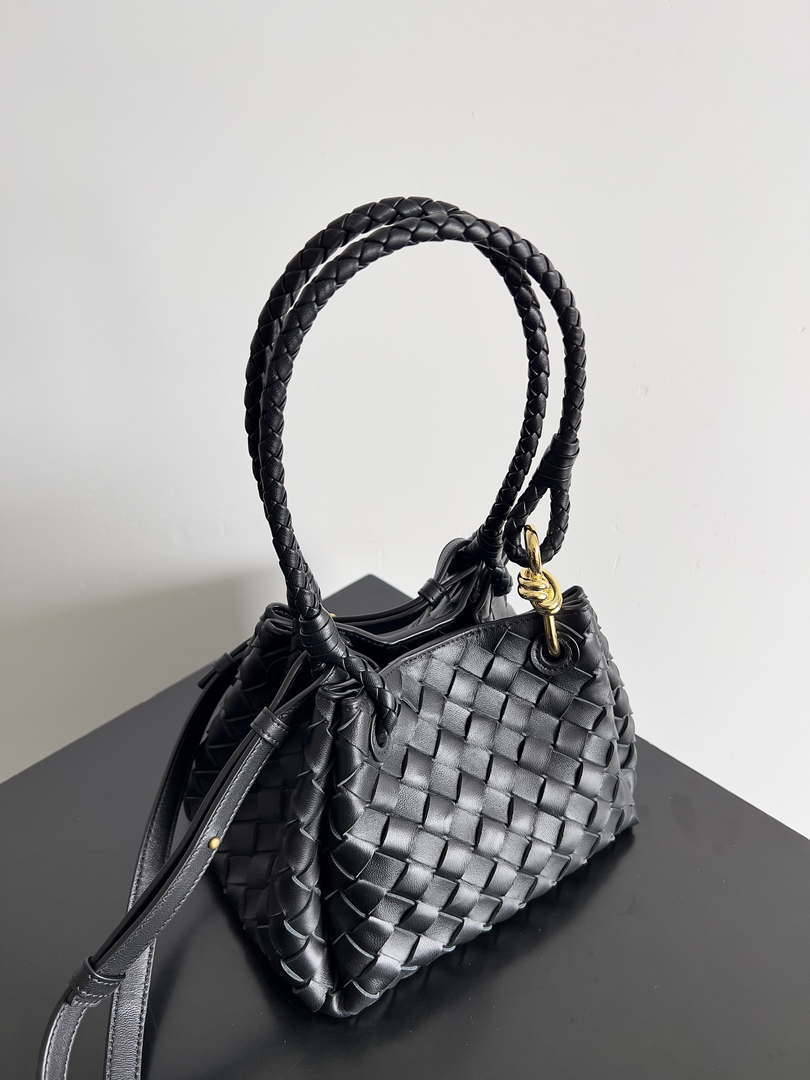 Bottega Veneta BV 796569VCPPT8060 Small Andiamo Parachute Black
