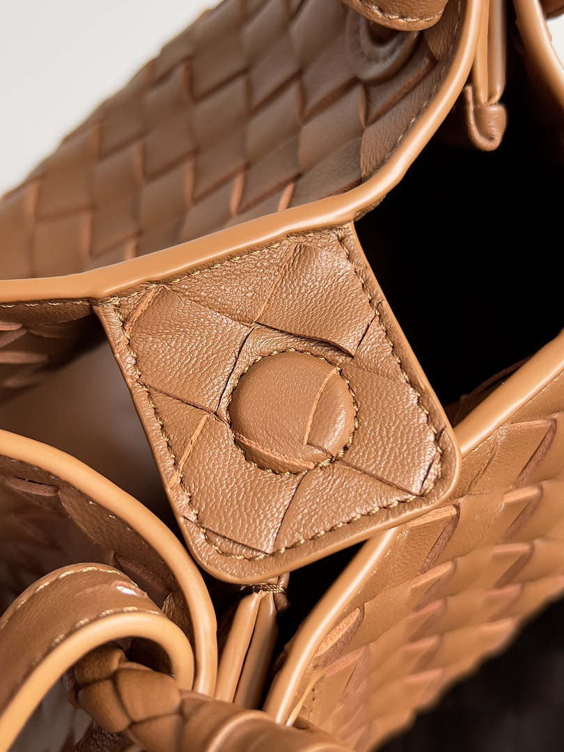 Bottega Veneta BV 796569VCPPT8060 Small Andiamo Parachute Brown - Default Title - View 7