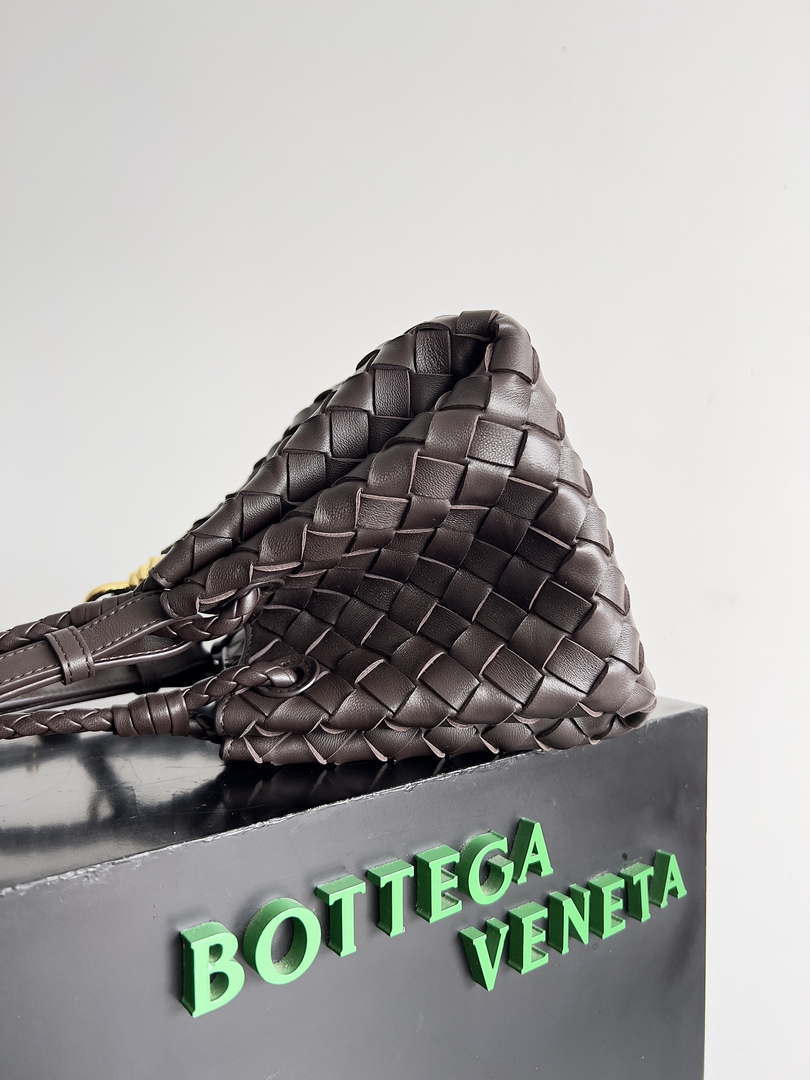 Bottega Veneta BV 796569VCPPT2190 Small Andiamo Parachute fondant - Default Title - View 2