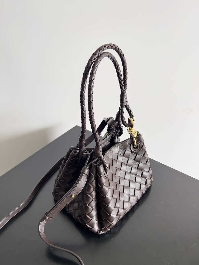 Bottega Veneta BV 796569VCPPT2190 Small Andiamo Parachute fondant - Default Title - View 8
