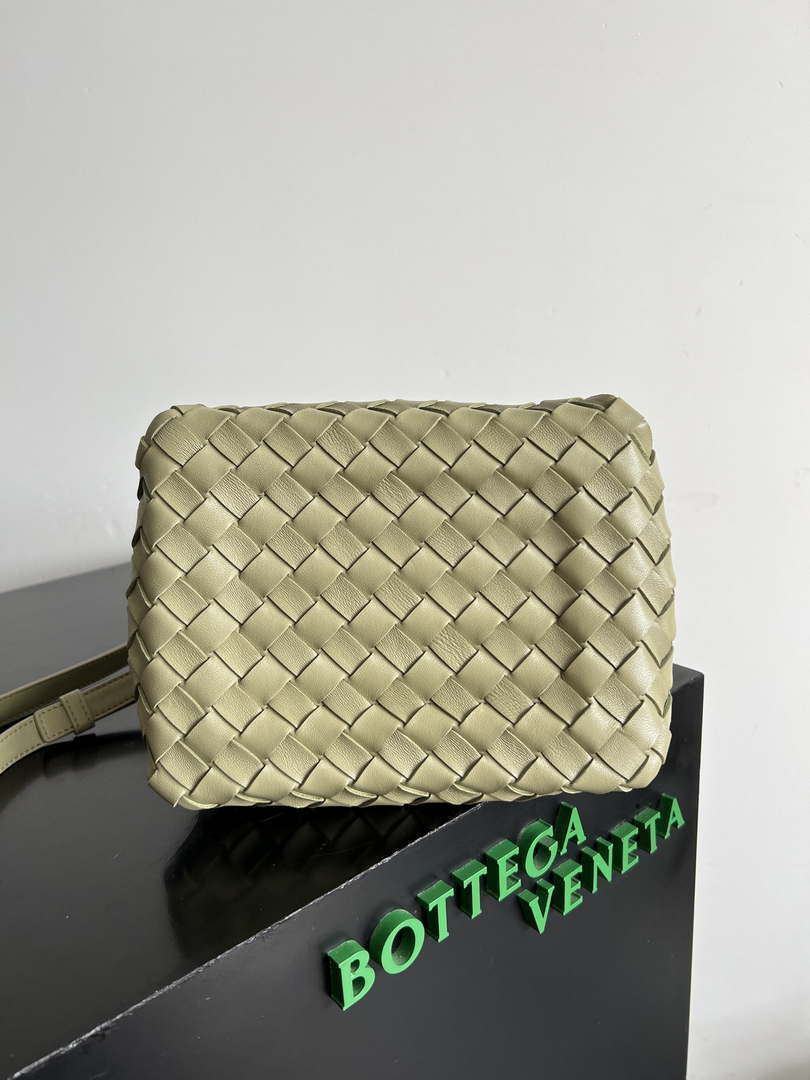 Bottega Veneta BV 796569VCPPT2190 Small Andiamo Parachute Green - Default Title - View 6