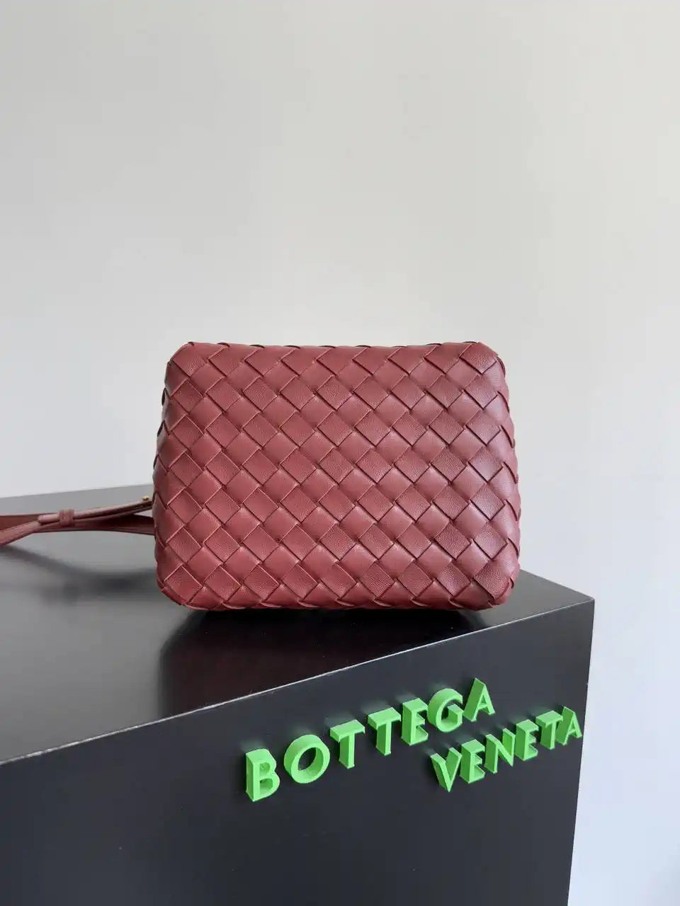 Bottega Veneta BV 796569VCPPT8060 Small Andiamo Parachute Wine Red