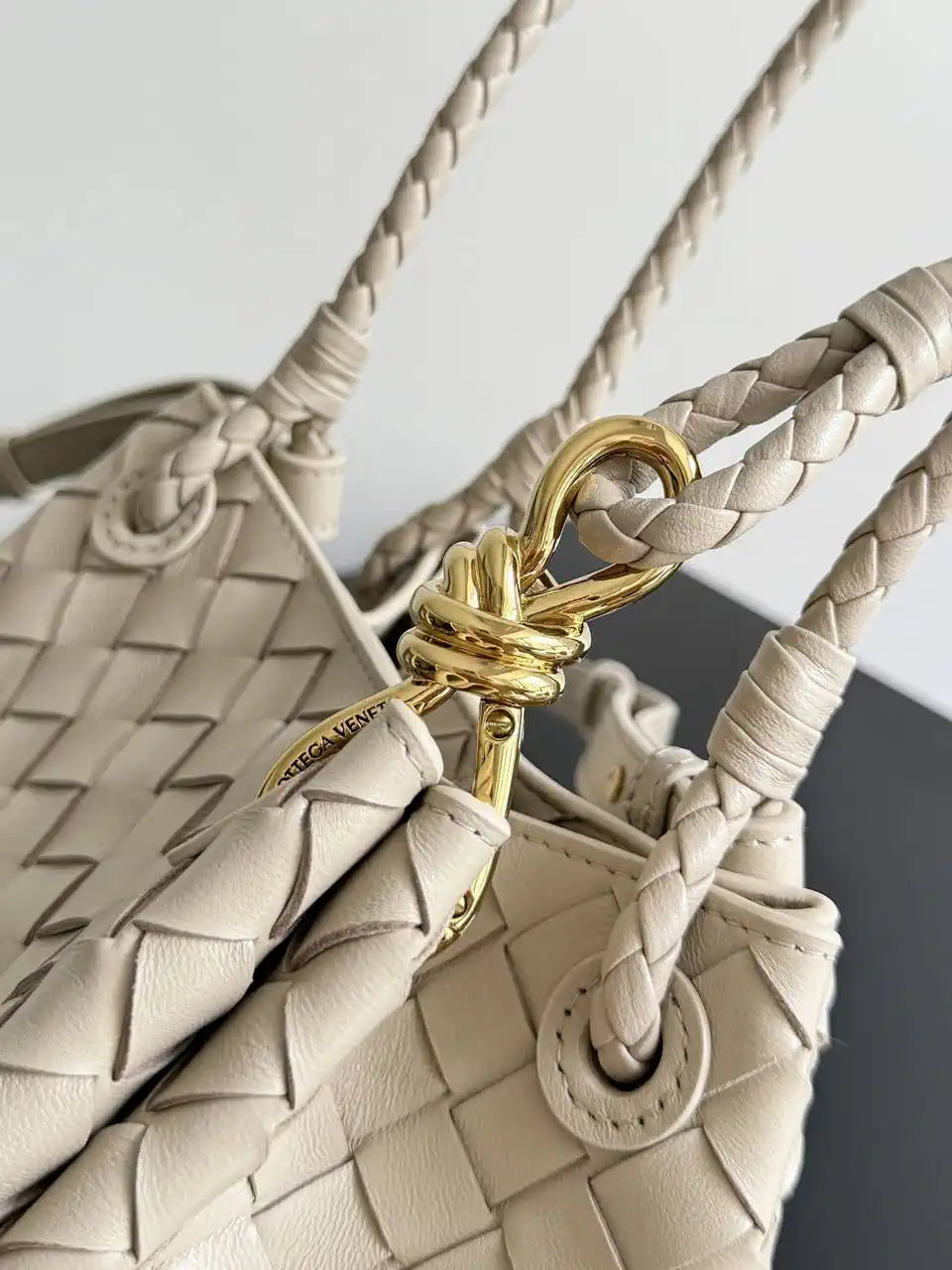 Bottega Veneta BV 796569VCPPT8060 Small Andiamo Parachute Apricot