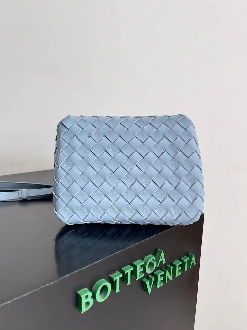Bottega Veneta BV 796569VCPPT8060 Small Andiamo Parachute Lake Blue