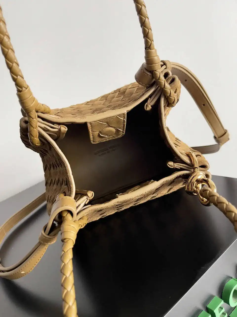 Bottega Veneta BV 796569VCPPT8060 Small Andiamo Parachute Suede Brown