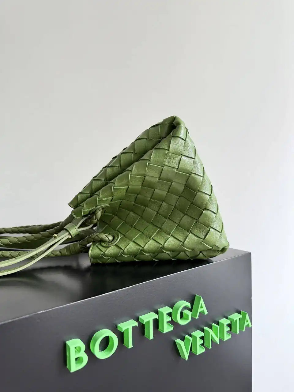 Bottega Veneta BV 796569VCPPT8060 Small Andiamo Parachute Grass Green