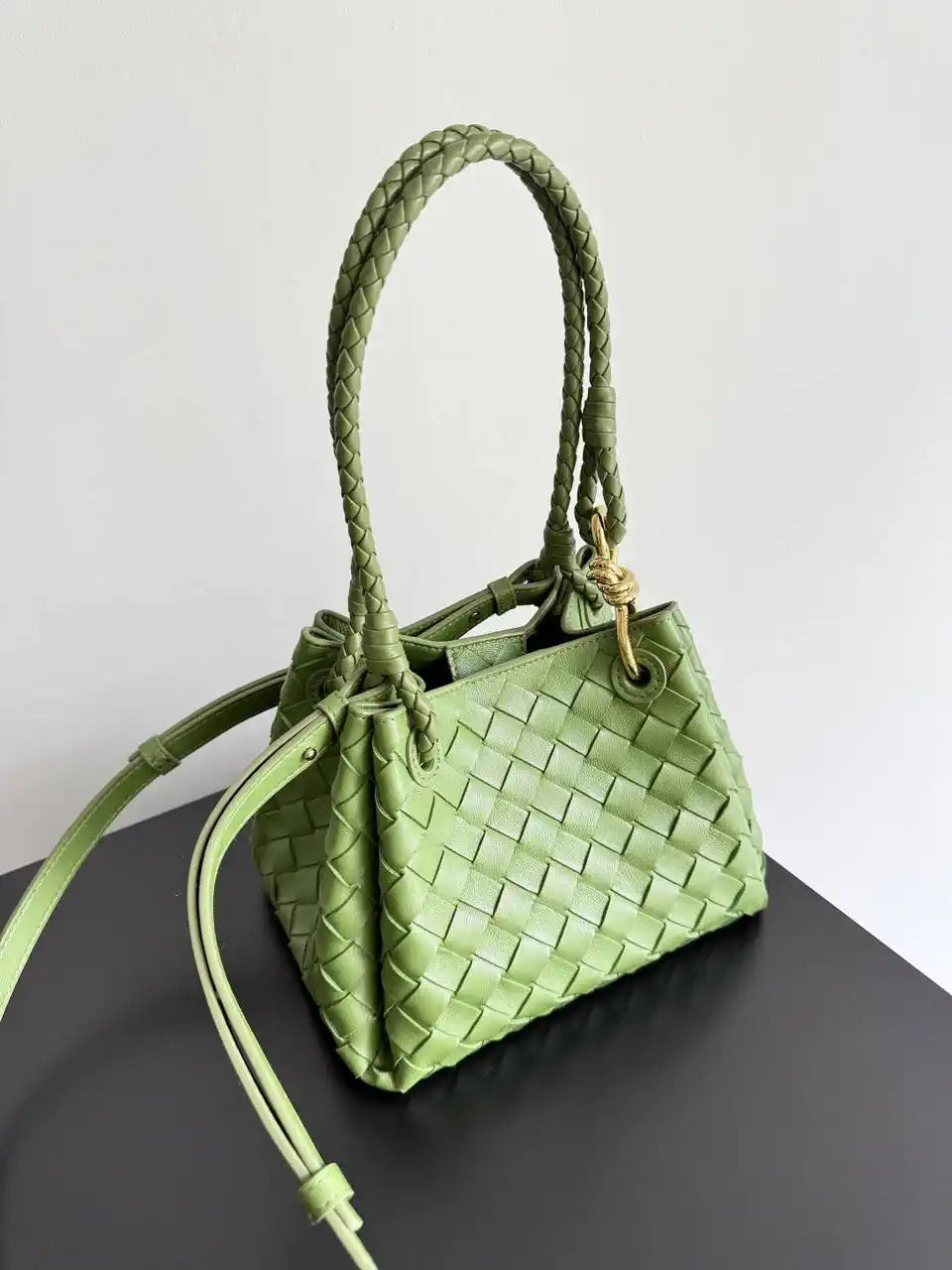 Bottega Veneta BV 796569VCPPT8060 Small Andiamo Parachute Grass Green