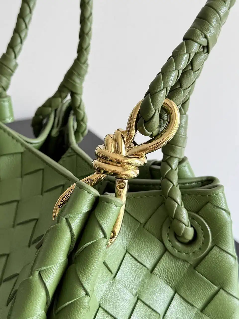 Bottega Veneta BV 796569VCPPT8060 Small Andiamo Parachute Grass Green