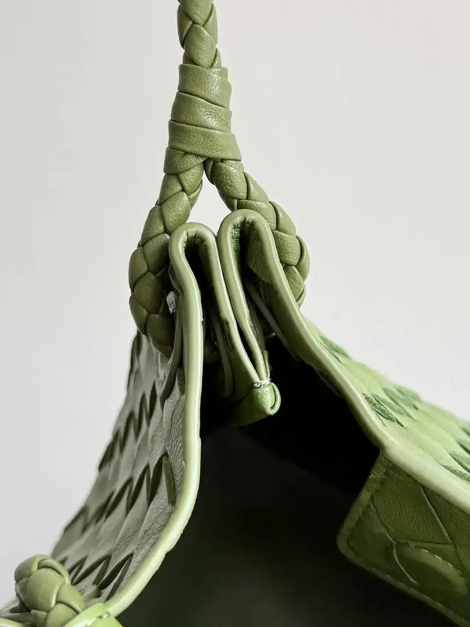 Bottega Veneta BV 796569VCPPT8060 Small Andiamo Parachute Grass Green