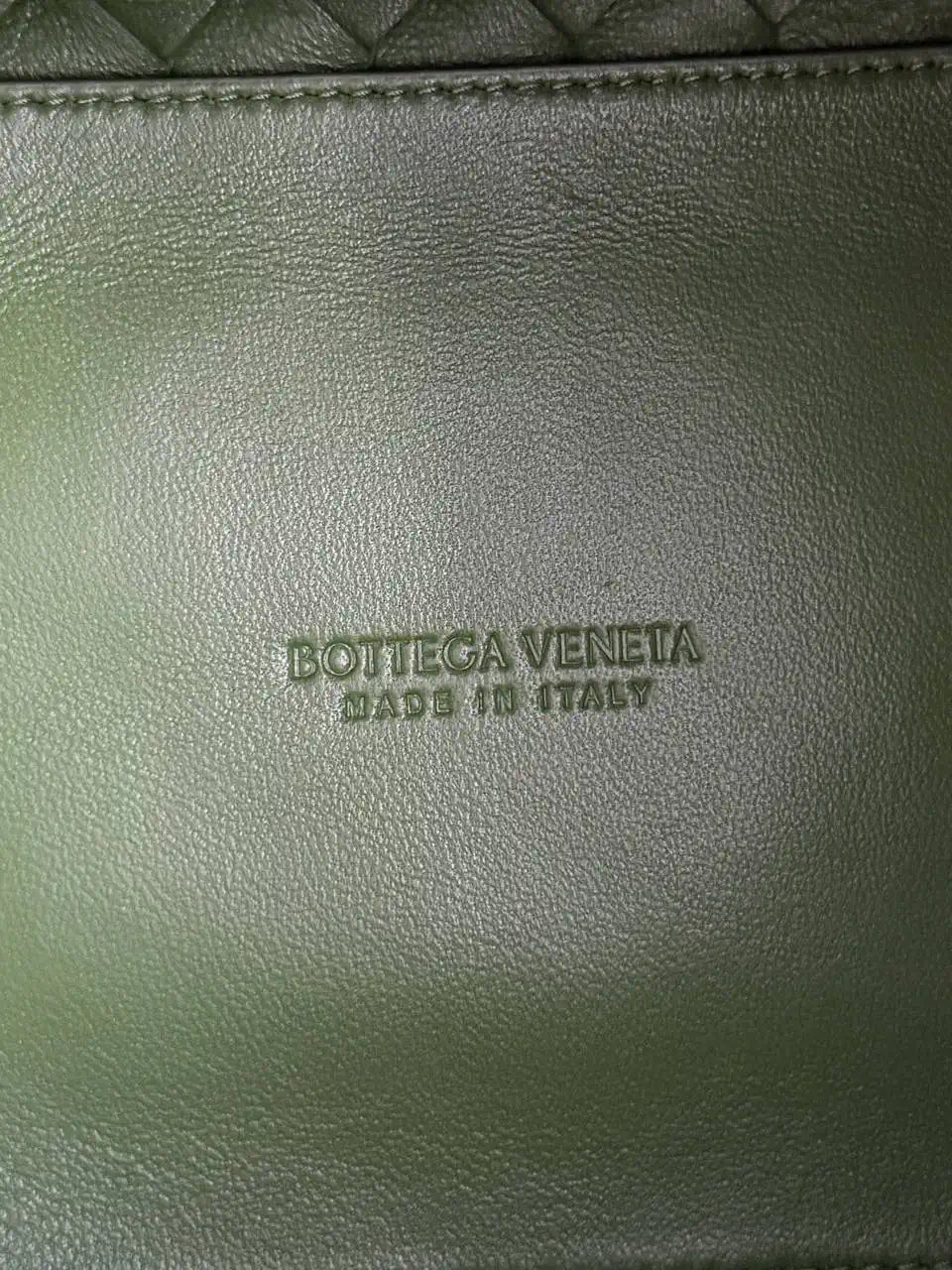 Bottega Veneta BV 796569VCPPT8060 Small Andiamo Parachute Grass Green