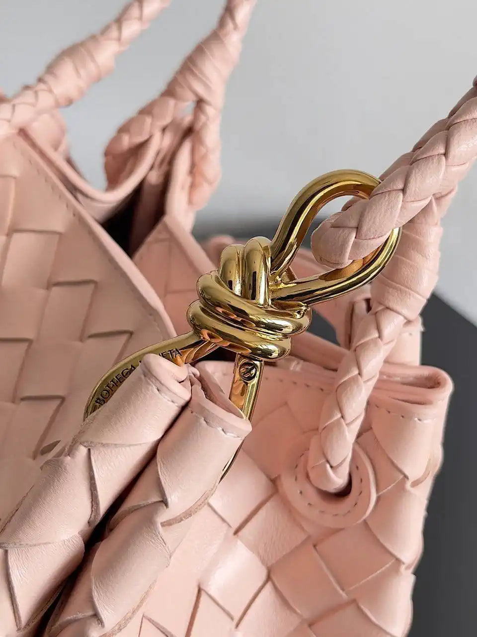 Bottega Veneta BV 796569VCPPT8060 Small Andiamo Parachute Pink