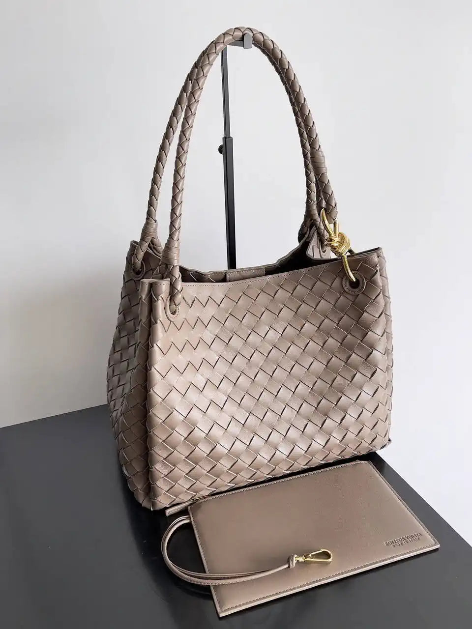 Bottega Veneta BV 796571 Large Andiamo Parachute Light Brown