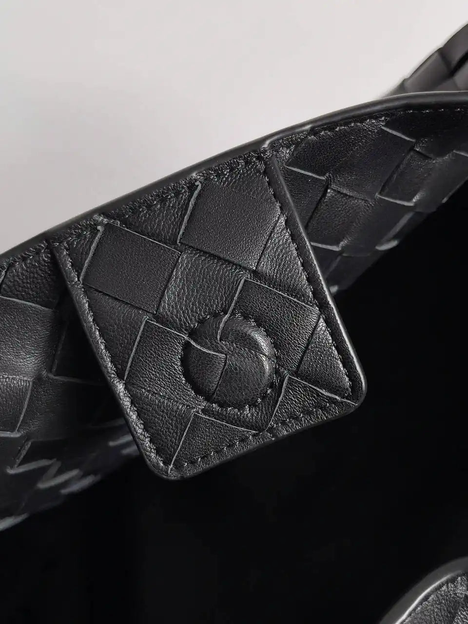 Bottega Veneta BV 796571 Large Andiamo Parachute Black