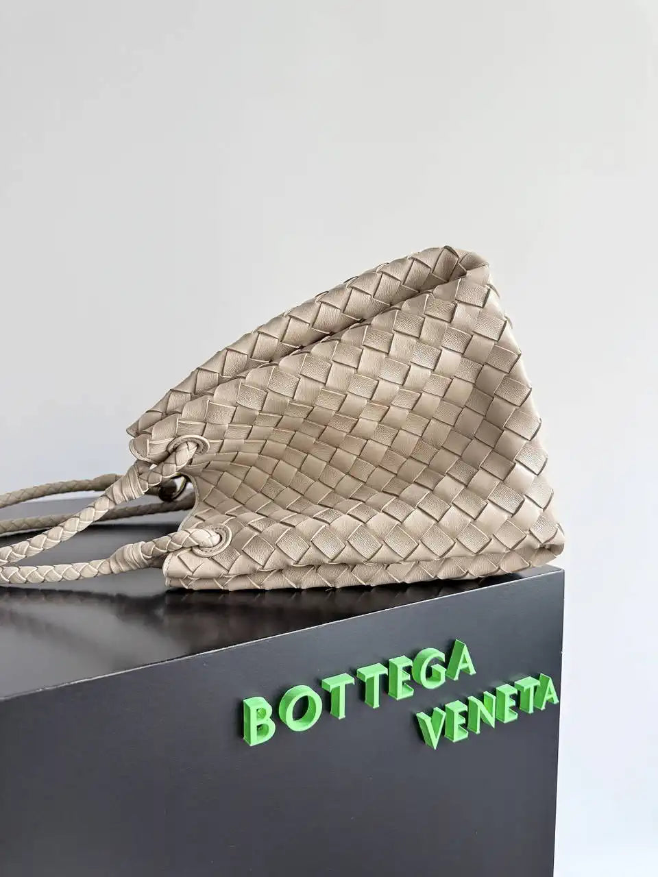 Bottega Veneta BV 796571 Large Andiamo Parachute Apricot