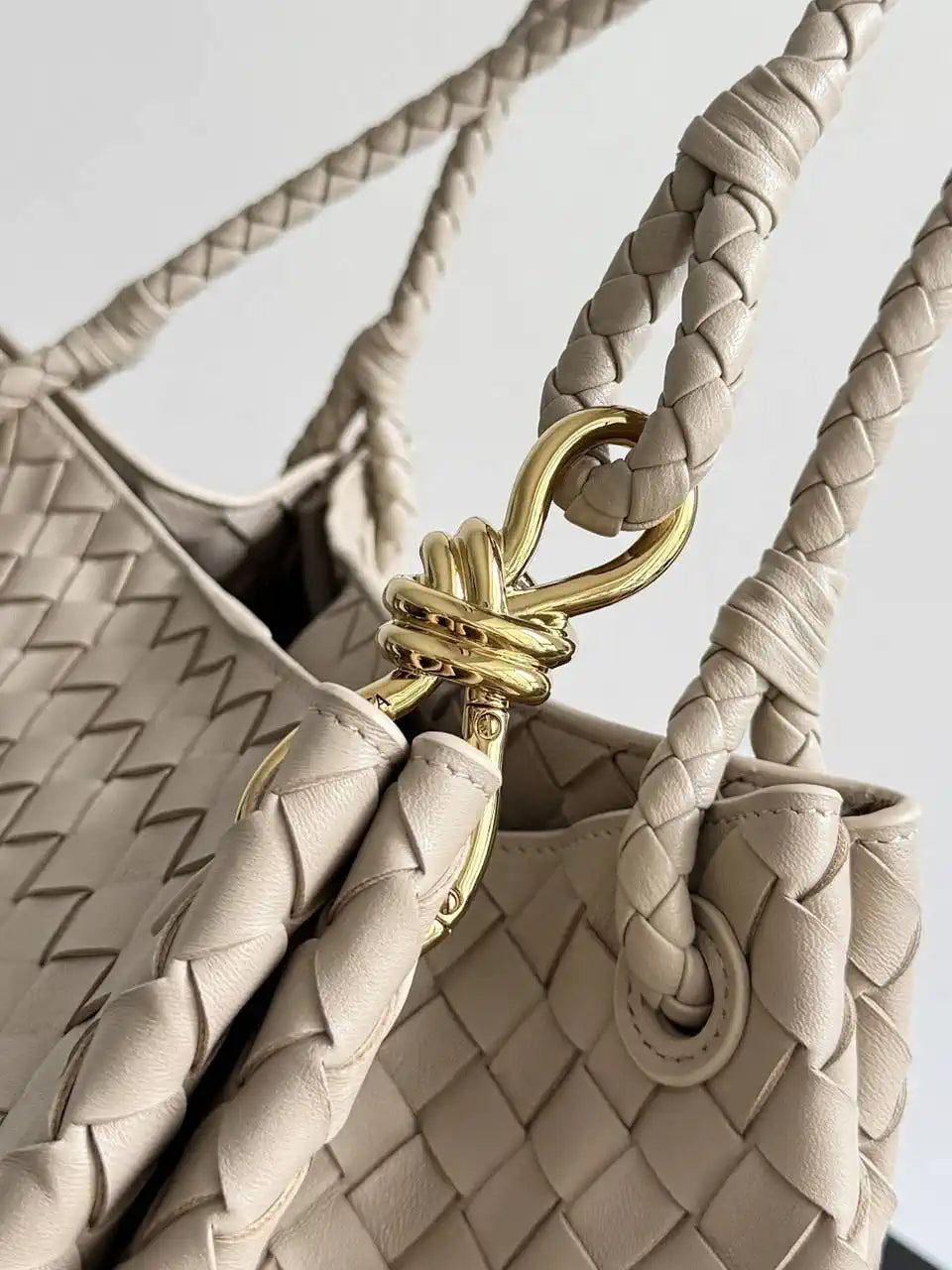 Bottega Veneta BV 796571 Large Andiamo Parachute Apricot