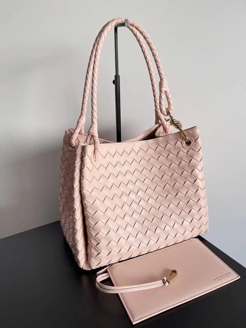 Bottega Veneta BV 796571 Large Andiamo Parachute Pink