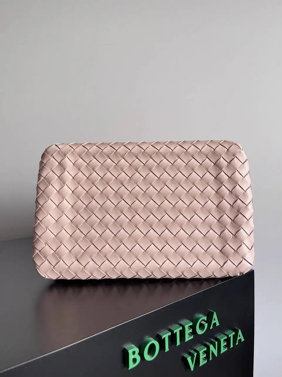 Bottega Veneta BV 796571 Large Andiamo Parachute Pink