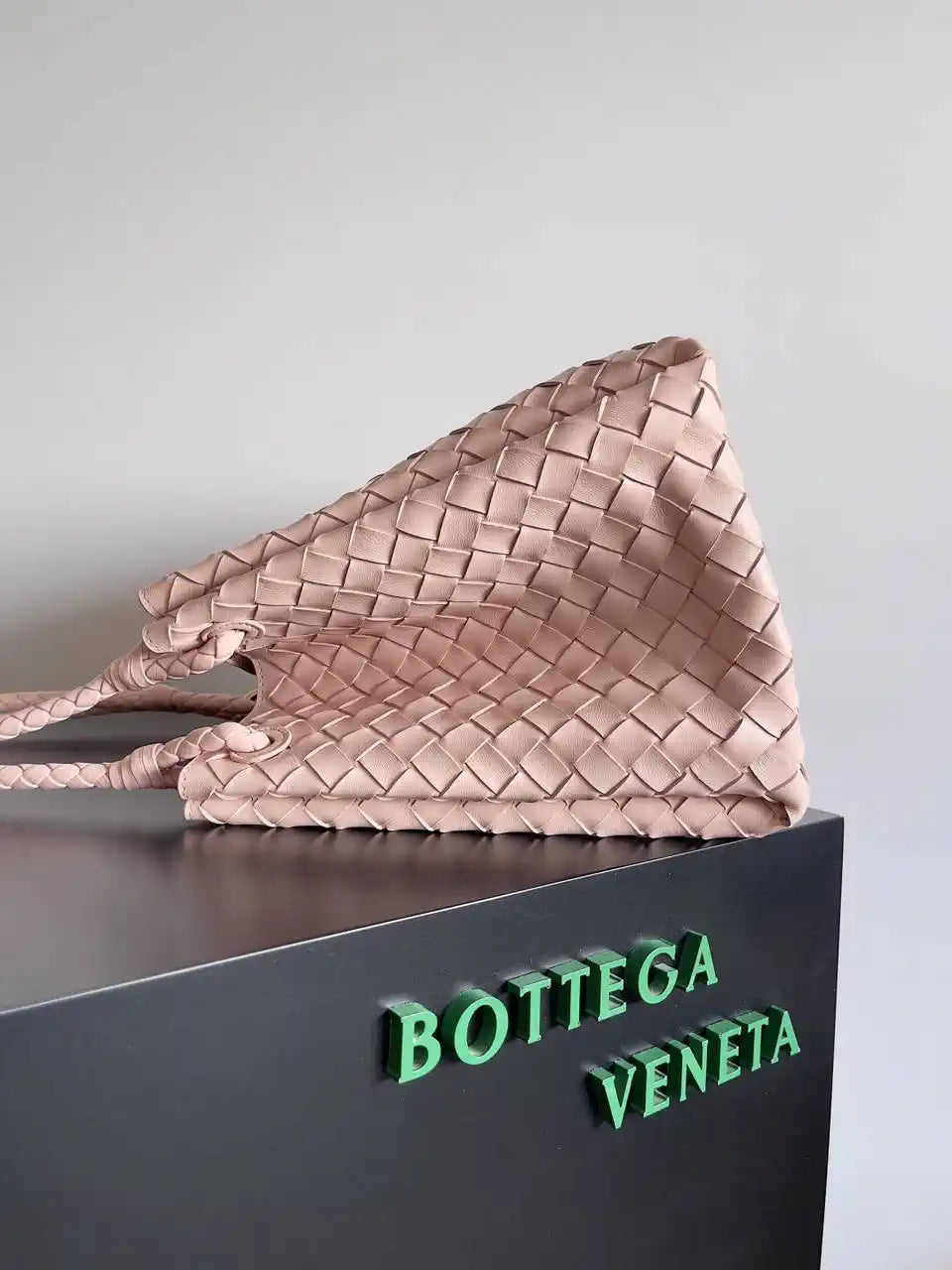 Bottega Veneta BV 796571 Large Andiamo Parachute Pink