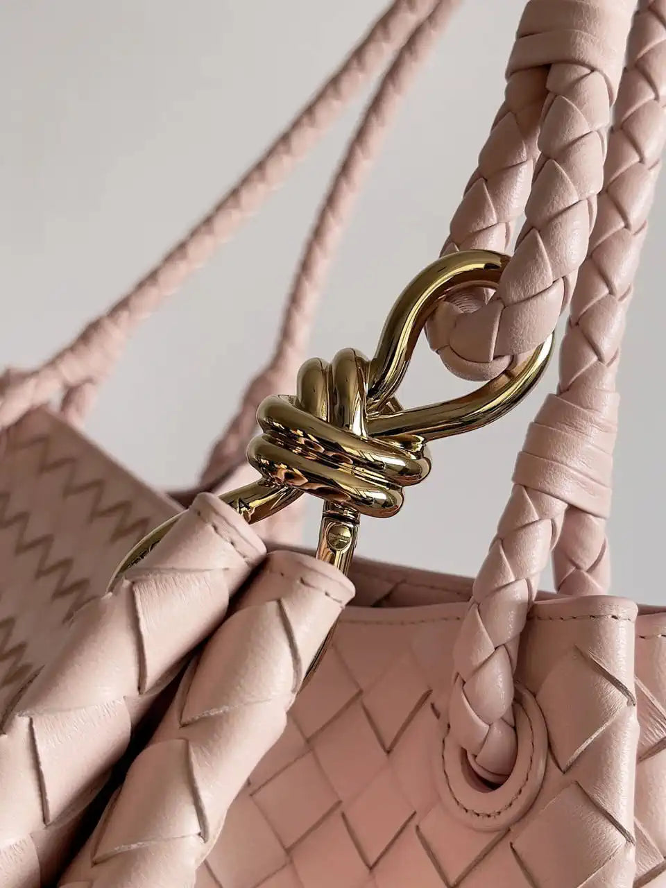 Bottega Veneta BV 796571 Large Andiamo Parachute Pink