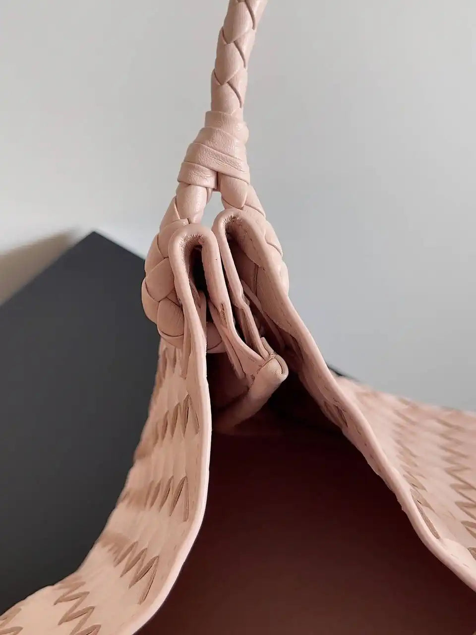 Bottega Veneta BV 796571 Large Andiamo Parachute Pink