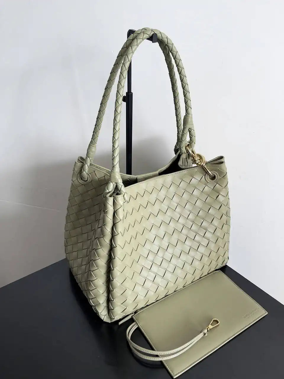 Bottega Veneta BV 796571 Large Andiamo Parachute Ligth Green