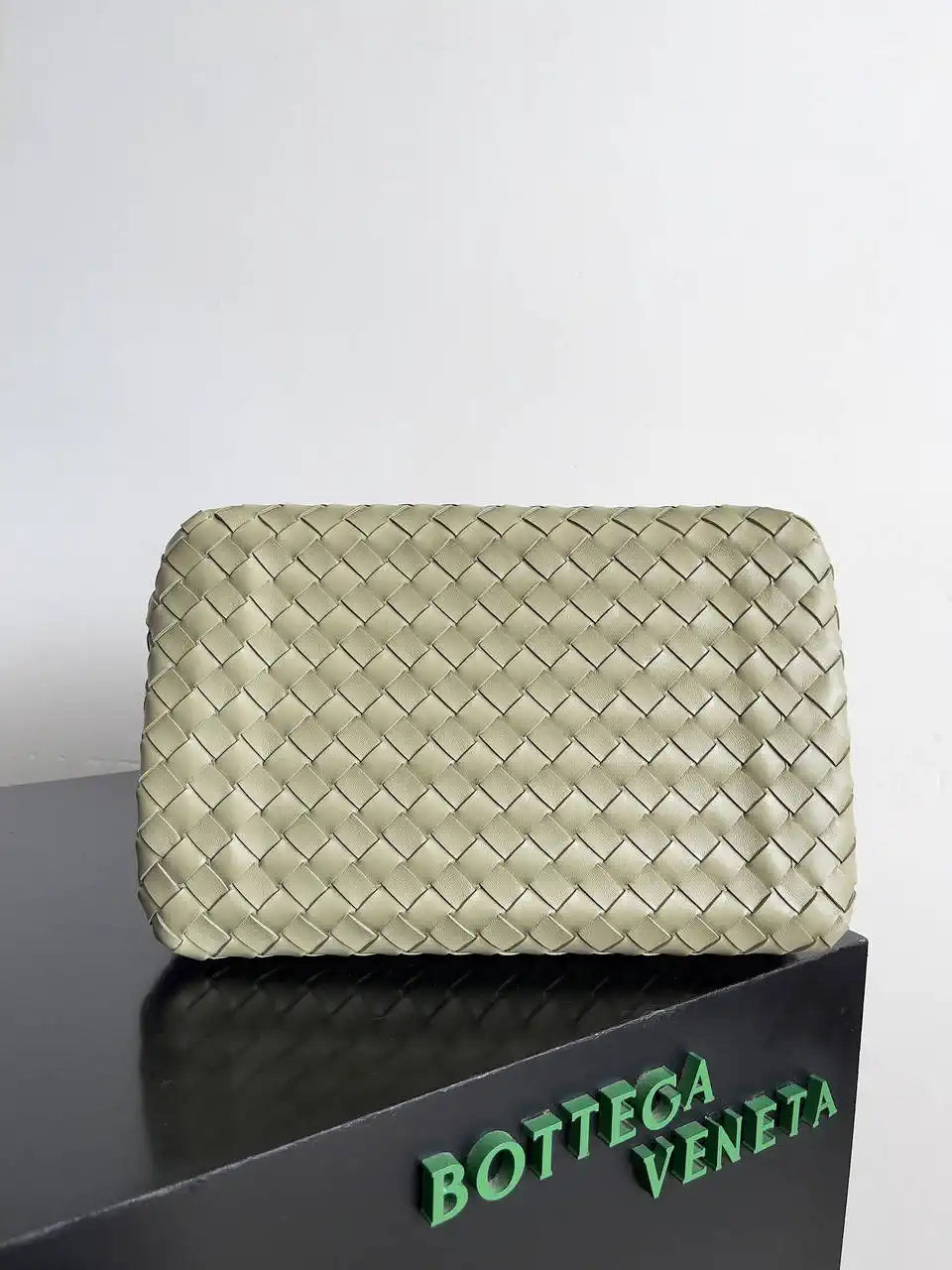 Bottega Veneta BV 796571 Large Andiamo Parachute Ligth Green