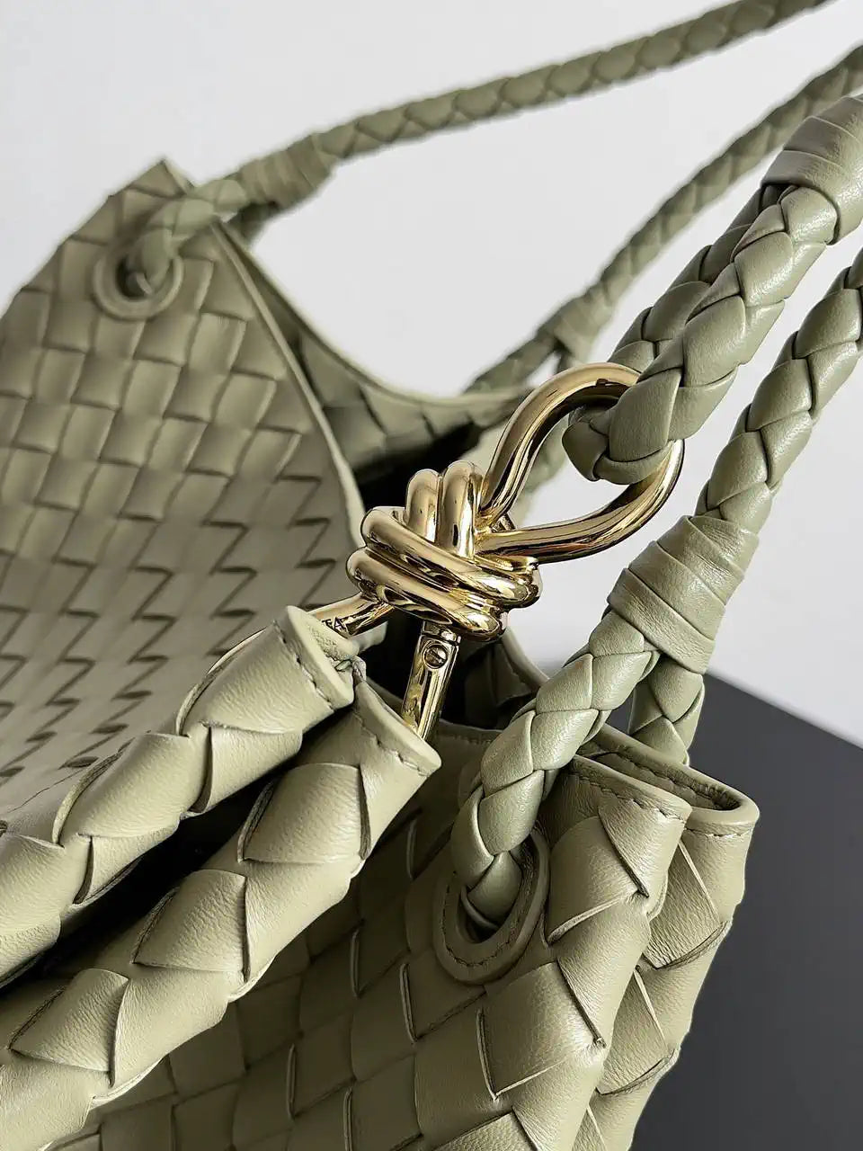 Bottega Veneta BV 796571 Large Andiamo Parachute Ligth Green