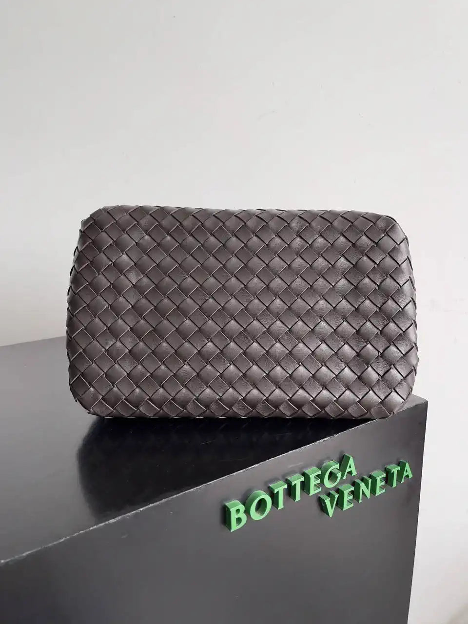 Bottega Veneta BV 796571 Large Andiamo Parachute Dark Brown