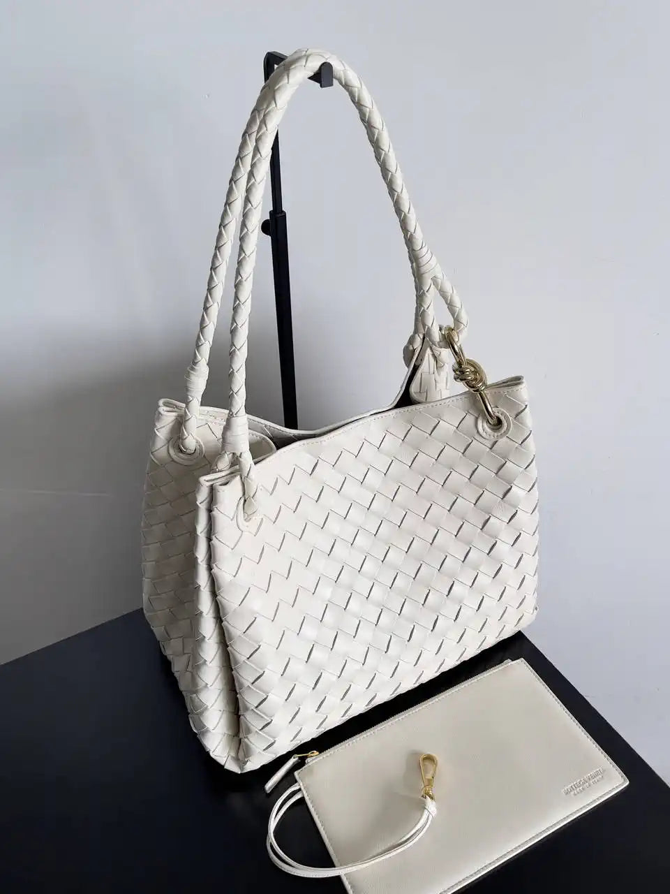 Bottega Veneta BV 796571 Large Andiamo Parachute Beige