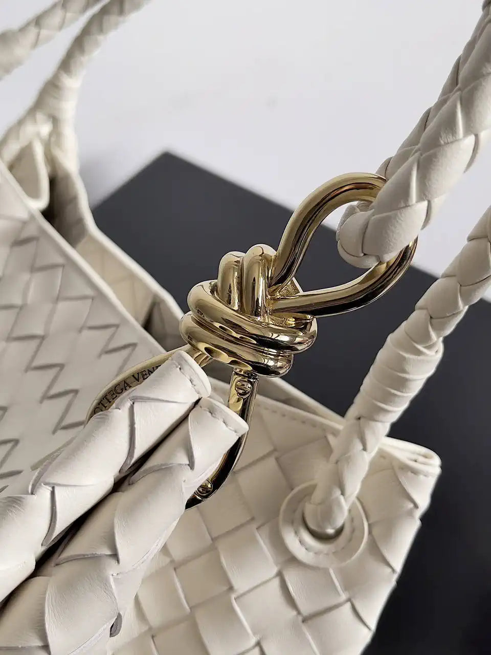 Bottega Veneta BV 796571 Large Andiamo Parachute Beige