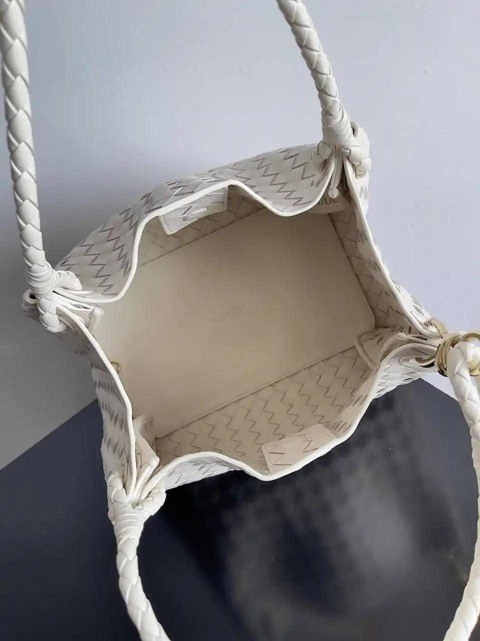 Bottega Veneta BV 796571 Large Andiamo Parachute Beige