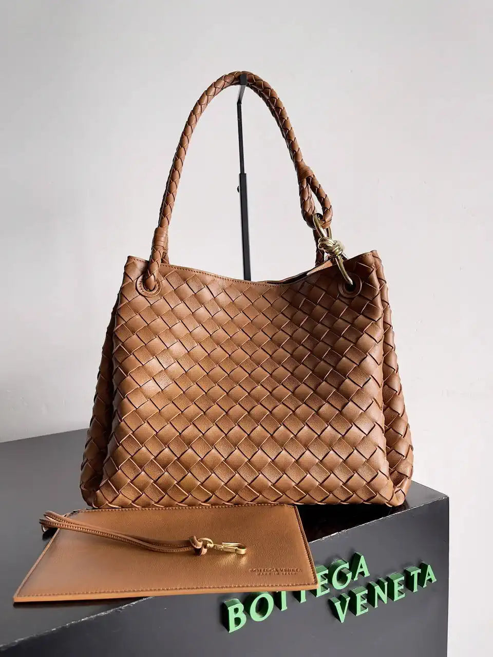 Bottega Veneta BV 796571 Large Andiamo Parachute Brown