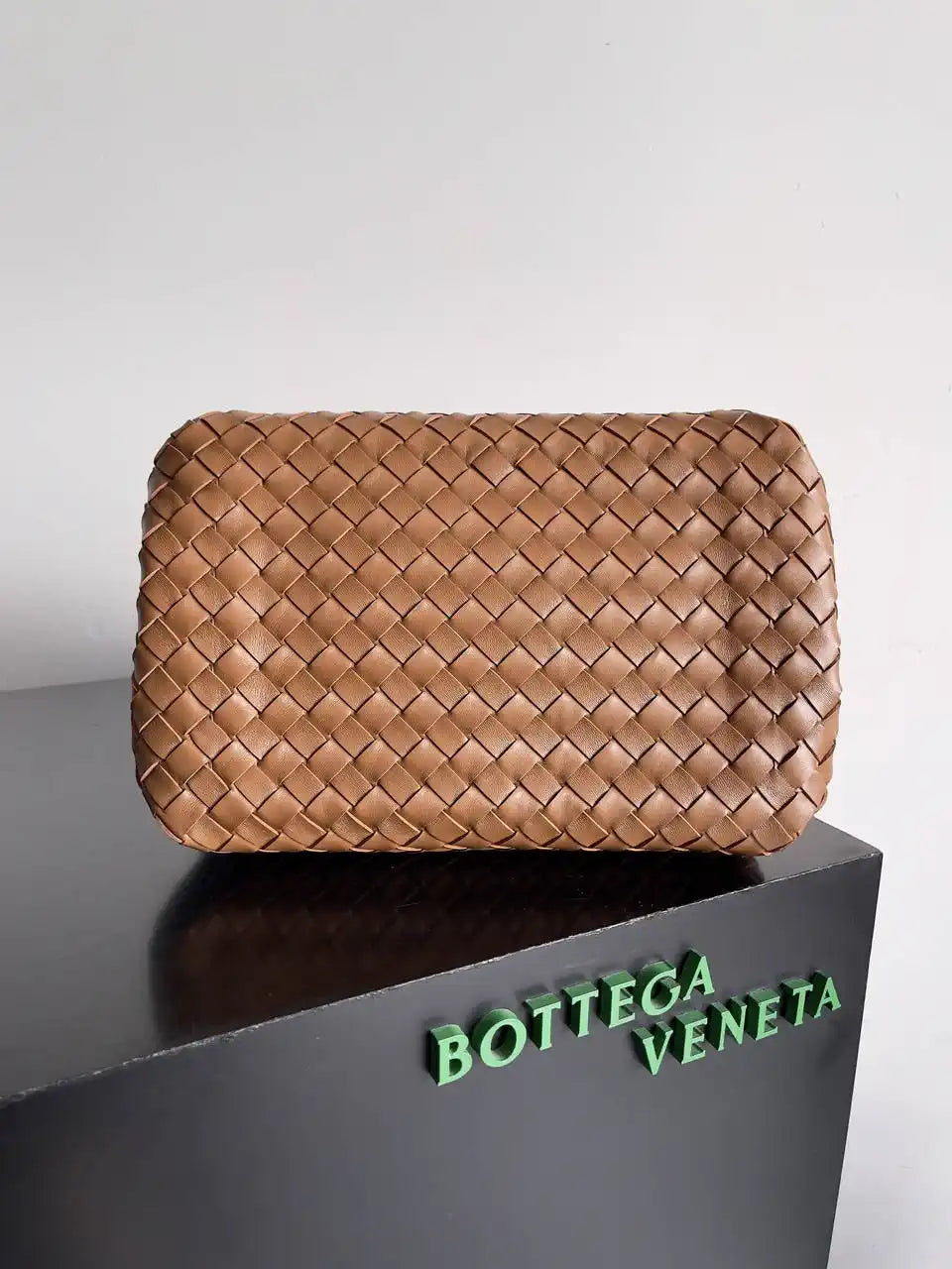 Bottega Veneta BV 796571 Large Andiamo Parachute Brown
