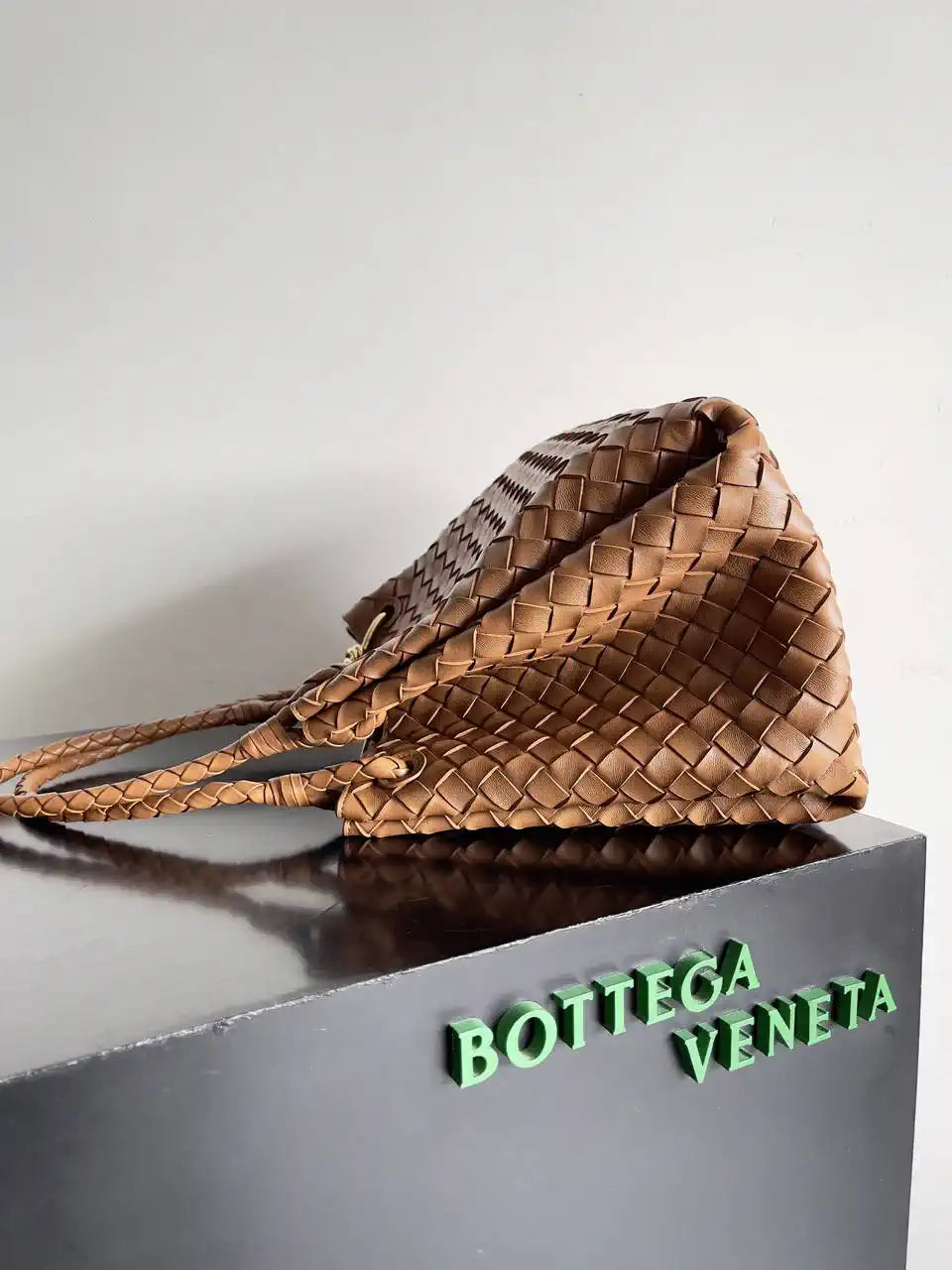 Bottega Veneta BV 796571 Large Andiamo Parachute Brown