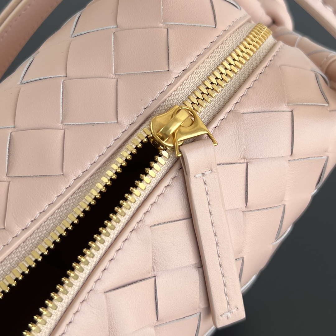 Bottega Veneta BV 796615  Mini Loop intrecciato leather cross-body bag Pink